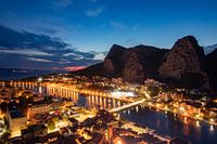 Omis by night