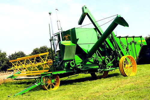 John Deere Mähdrescher mit Aufbaumotor aus 1940