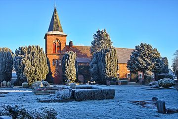 De kerk van Elsfleth in de winter van Christian Harms