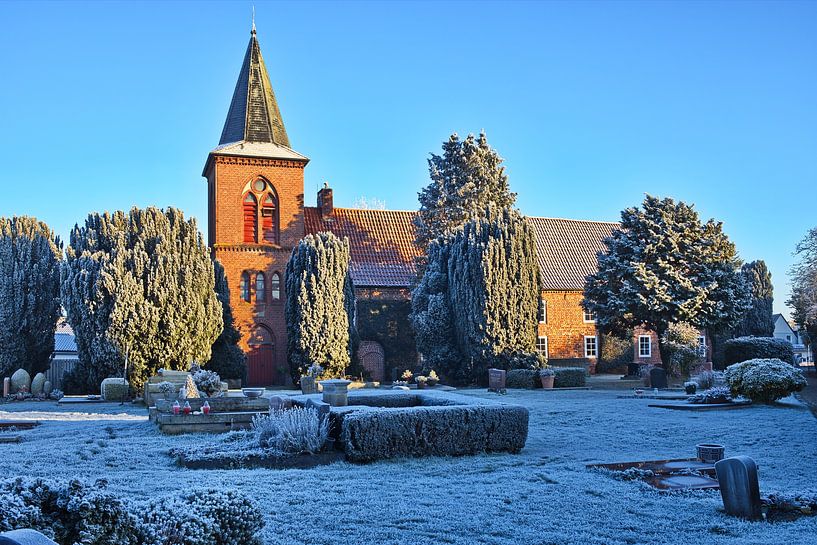 The Elsfleth church in winter by Christian Harms