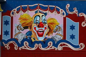 clown op circuswagen