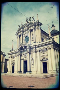 Kerk sur Sindy Santy