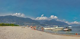 Die Sandbänke an der Mündung der Maggia in den Lago Maggiore, Locarno, Tessin Ticino, Schweiz von Rene van der Meer