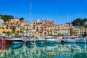 Botenjachten in de jachthaven van Port de Soller op het eiland Mallorca, Spanje