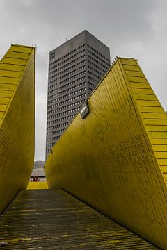Rotterdam Luchtsingel, gele passage met beton van Patrick Verhoef