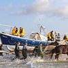 Bateau de sauvetage de chevaux Ameland sur Rinnie Wijnstra (FotoAmeland )