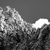 Schroffe Berge vor Wolken von Stephan Zaun