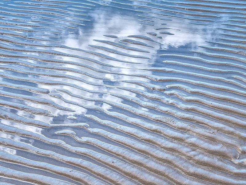 Ontmoeting van drie elementen: water, aarde, lucht by Natuurfotografie_simoneopdam