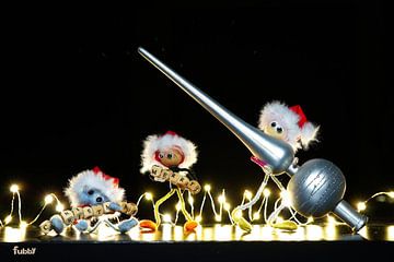 Fubby est dans l'esprit de Noël avec des décorations de Noël. sur Sailographic Paula