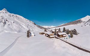 Kirche St. Johann, Sertigtal, Davos - Sertig dorf, Graubünden, Zwitserland van Rene van der Meer