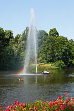 Wiesbade : Vijver met fontein in het kuurpark
