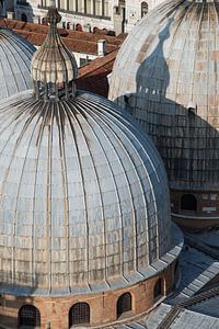 Kuppeln der Basilika von Venedig