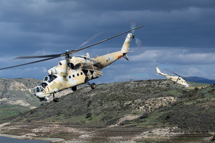 Force aérienne de Chypre Mi-35P Hind par Dirk Jan de Ridder - Ridder Aero Media