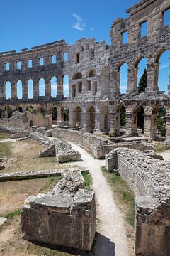 Römische Arena (Amphitheater) mit Balkon im Zentrum von Pula, Kroatien