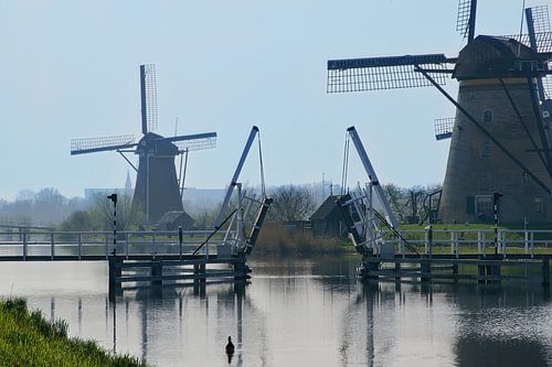 De brug naar de Nederwaardse museummolen