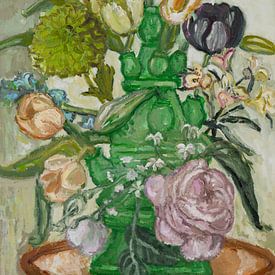 Green tulip vase by Tanja Koelemij
