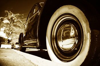 Glorious Times at Ocean Drive, Sepia