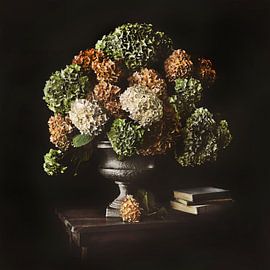 Hydrangea in rusty brown shades by Moody Food & Flower Shop
