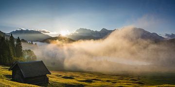 Zonsopgang bij Geroldsee van Walter G. Allgöwer