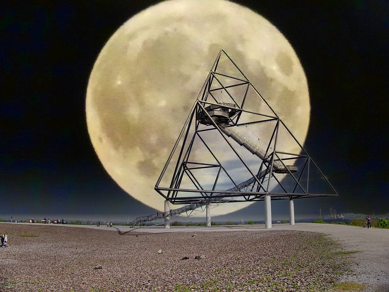 Volle maan op de tetraëder van Edgar Schermaul