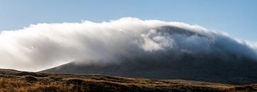 Cloudy mountain van Leon Brouwer