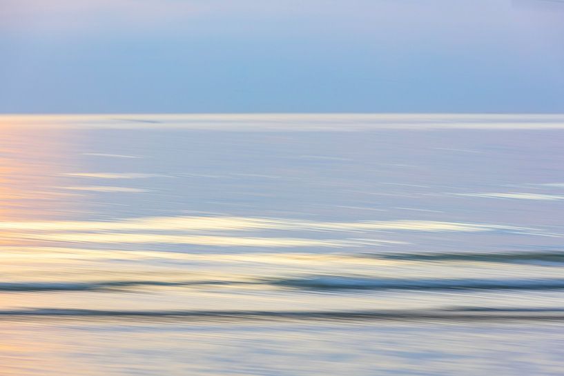 Rolling Waves #3 by Mario Bentvelsen