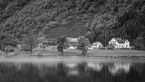 Sandvin in Schwarz-Weiß, Vestland, Norwegen