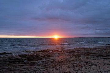 schöner Sonnenaufgang am Strand von Nairn.
