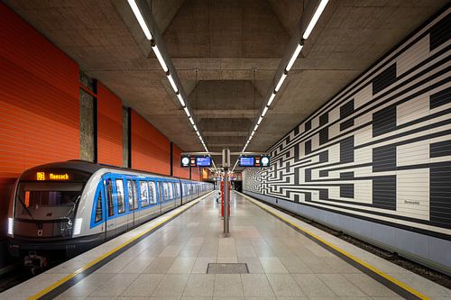 Geometry in transit - Oberwiesenfeld underground station