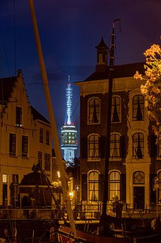 Doorkijkje vanaf de haven in Goes