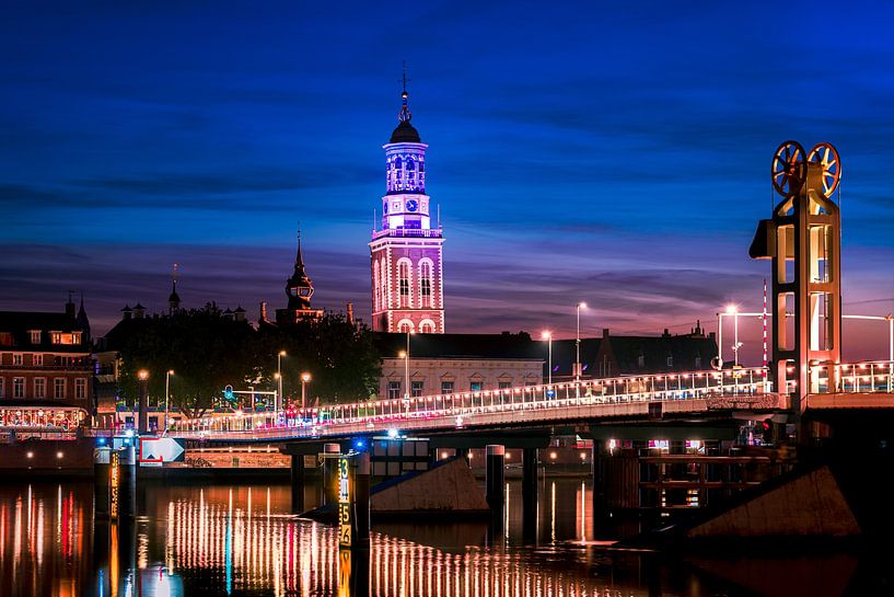 Camps at nightfall by Fotografiecor .nl