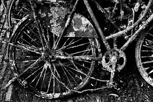 Rusty bike von Gerard Til /  Dutchstreetphoto