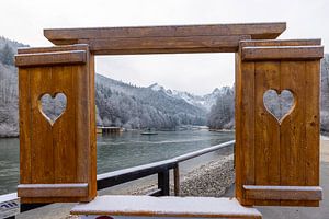 Das Fenster mit Bergblick am Riessersee in Garmisch-Partenkirchen
