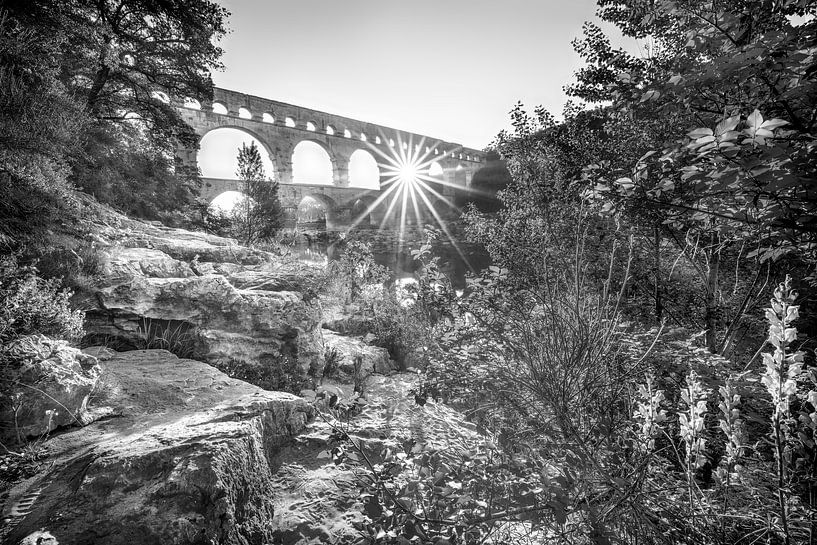 Pont Du Gard schwarz-weiß von Manfred Voss, Schwarz-weiss Fotografie
