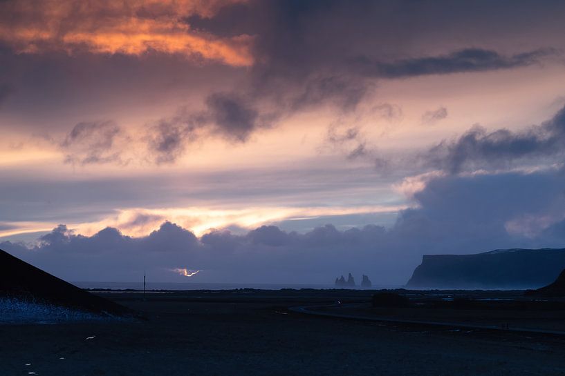 Kustlandschap bij zonsondergang van Alexander Ludwig