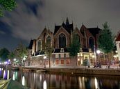 Oude Kerk in Amsterdam bij nacht van Edwin Butter thumbnail