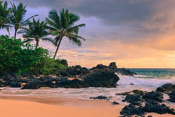 Coucher de soleil sur Secret Beach, Maui, Hawaii