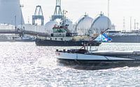 Sleepboot en binnenschip