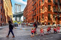 NYC: Daily life at Manhattan bridge in DUMBO