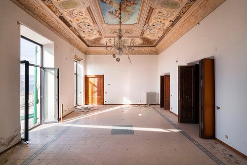 Villa abandonnée avec belle vue.
