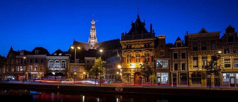 Stadtbild Haarlem mit der Großen Kirche von Arjen Schippers