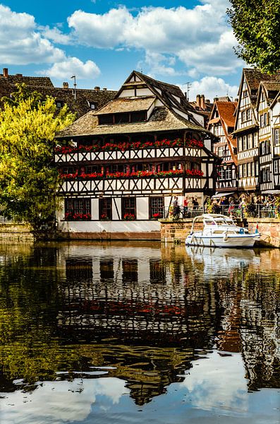 Fachwerkhaus Spiegelung Ill  Altstadt Gerberviertel petite France Strassburg Elsass Frankreich von Dieter Walther