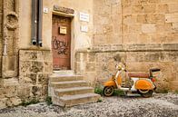 Vespa in de straten van Alghero, Italië van Sven Wildschut thumbnail