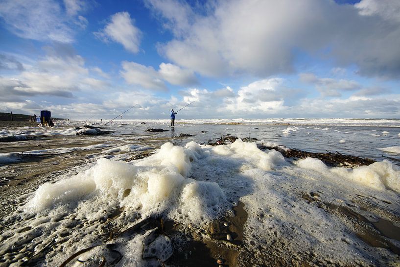 strandvisser by Dirk van Egmond
