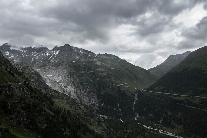 Berggipfel mit Pass, Schweiz von Sasja van der Grinten