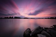 Zonsondergang langs de IJssel van Theo Klos thumbnail