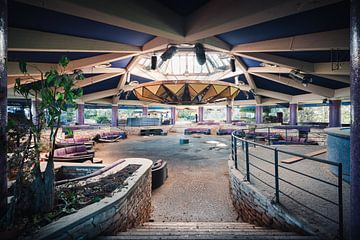 Abandoned Discotheque in Decay. by Roman Robroek