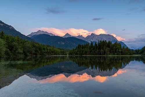 Fluffy pink clouds at the reservoir