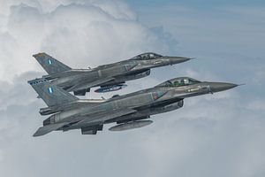 2 F-16 de l'armée de l'air grecque photographiés en air à air, septembre 2018.