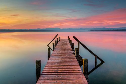 LP 71337507 steiger bij zonsopgang